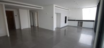 4 Pièces (3 ème étage) Proche Mer 156m² 4 Pièces (3 ème étage) Proche Mer 156m²
