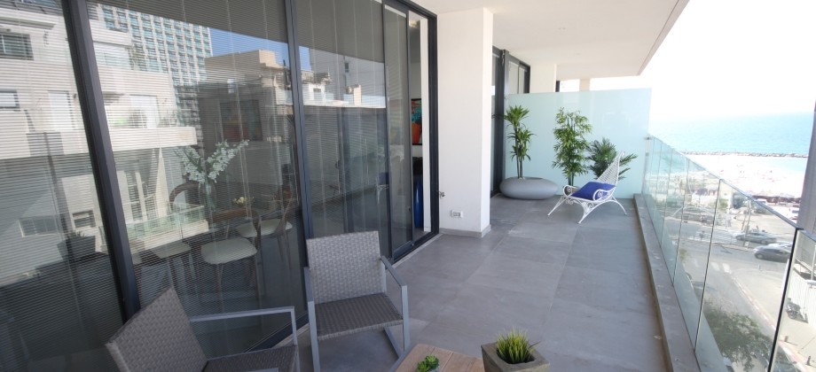4 Pièces (4 ème étage) Proche Mer 158m² 4 Pièces (4 ème étage) Proche Mer 158m²