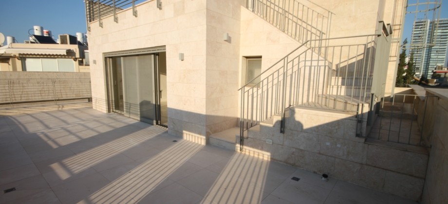 Duplex 6 Pièces (5ème étage) Frankort 360m² Duplex 6 Pièces (5ème étage) Frankort 360m²
