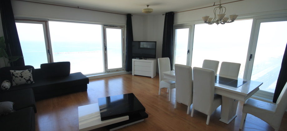 3 Pièces Meublé (étage élevé) Sur Mer 100m² 3 Pièces Meublé (étage élevé) Sur Mer 100m²
